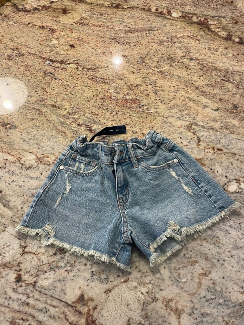 art class Light Blue Ruffle Waist Frayed Hem Denim Shorts